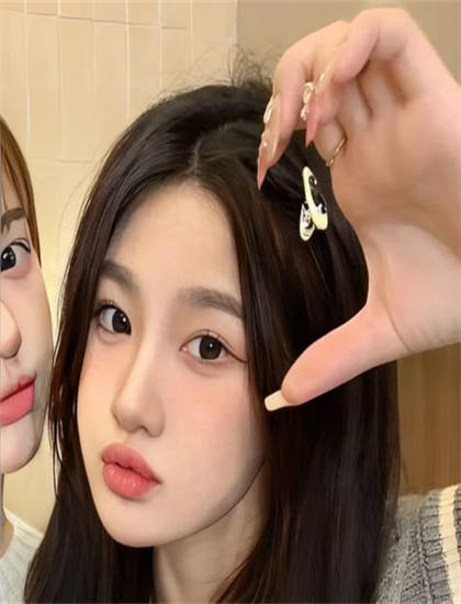 美女绳艺视频_老师的作文